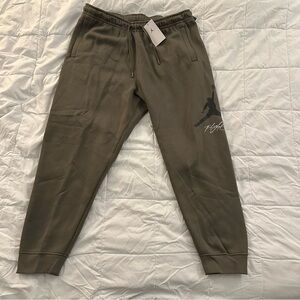 Nike Air Jordan Essentials Baseline Fleece Pants Olive Green | Men's 2XL XXL